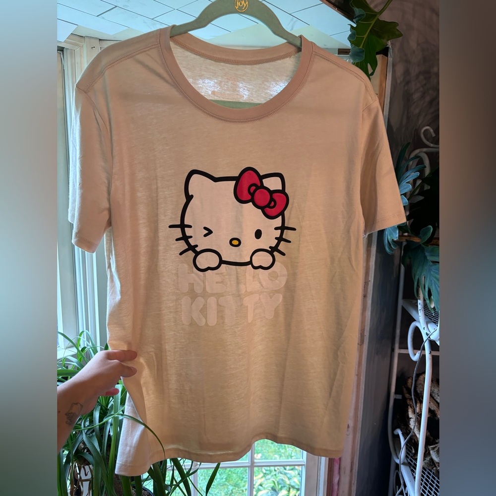 Hello Kitty Cream Short Sleeve Tee